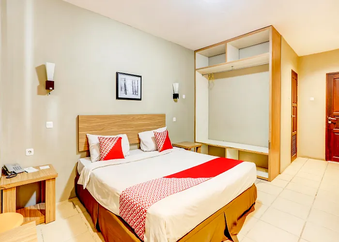 Oyo 90027 Ulin Guesthouse Samarinda